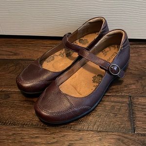 Taos Comfy Leather Flats